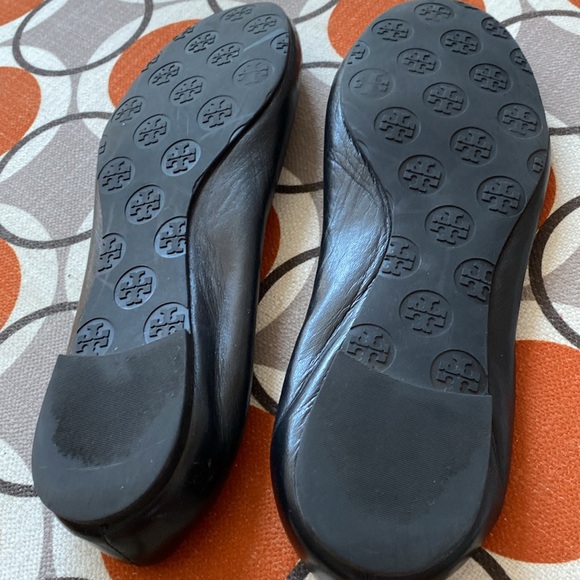 Tory Burch Travel Flat Black Leather/Silver- not Gold Tory B. emblem - Picture 13 of 14